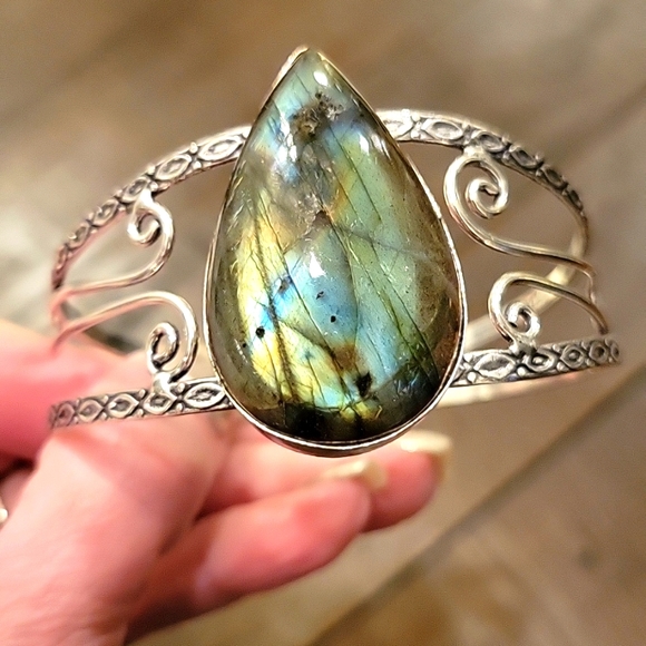 Sundance Jewelry - Labradorite Silver Cuff